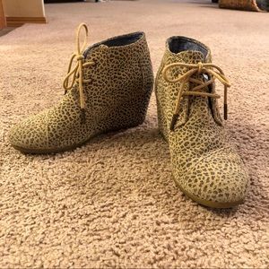 TOMS cheetah wedges